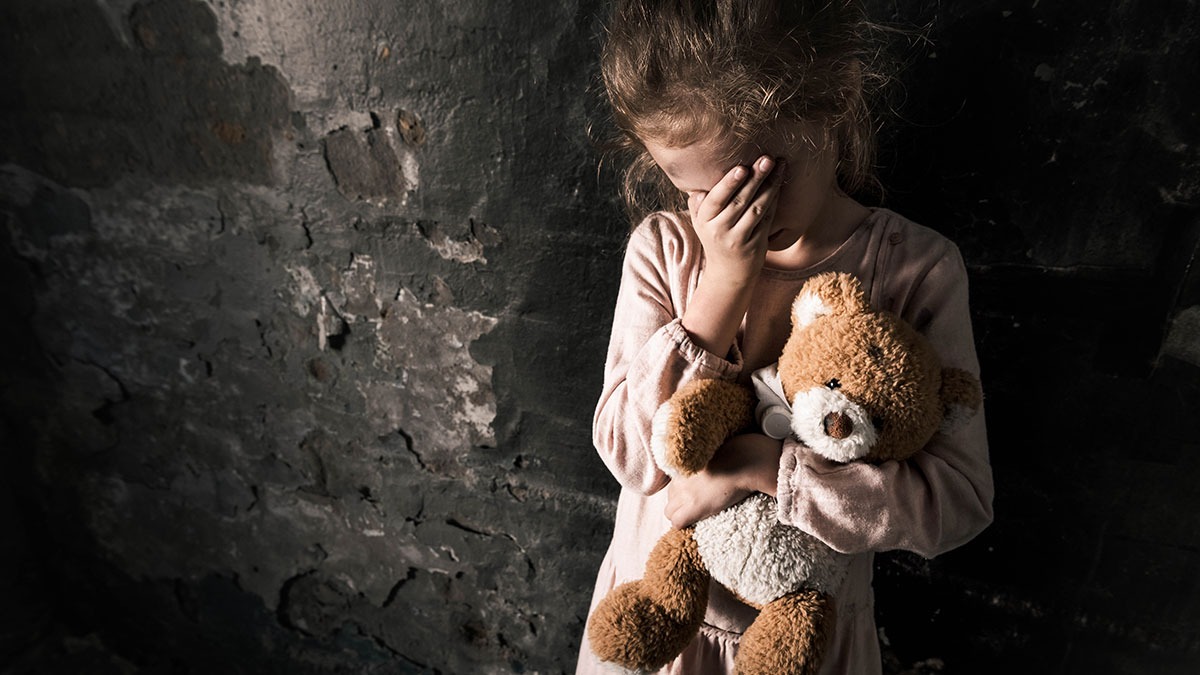 Fetiță de 13 ani, din Tulcea, AGRESATĂ sexual chiar de unchiul ei!