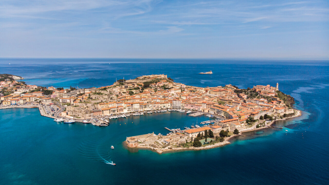 Insulele Corsica și Elba au fost „zgâlțâite”. Specialiștii credeau că era de la un cutremur, dar apoi au aflat că era de la un obiect venit din SPAȚIU