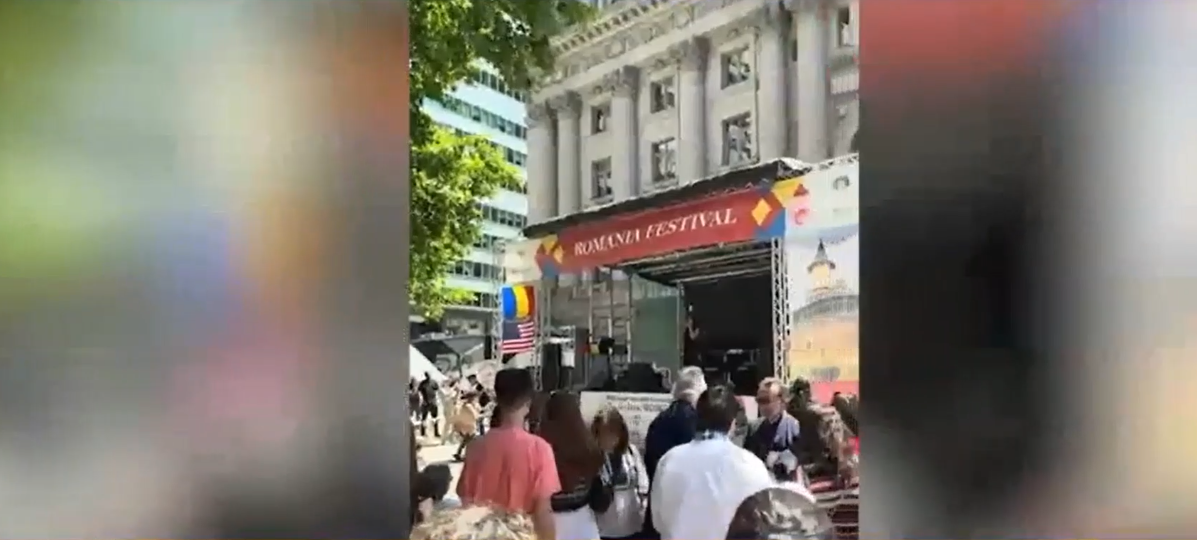 Mii de oameni s-au strâns pe Broadway pentru a degusta mici și sarmale, la cel mai mare FESTIVAL dedicat tradițiilor românești desfășurat la New York