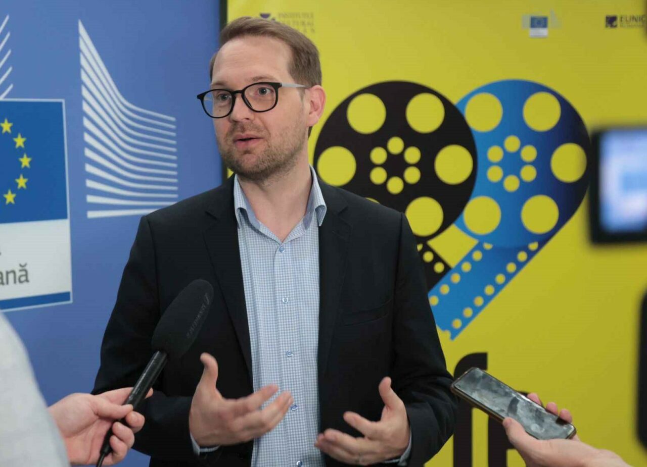 Dominic Fritz, criticat de un coleg de partid în scandalul clanurilor. „Zice «am uitat bricheta acolo, dar nu e vina mea că altcineva a aprins-o»”