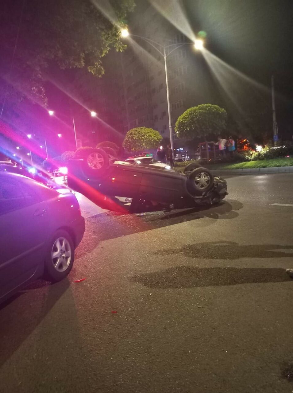 Accident spectaculos pe Bulevardul Iuliu Maniu: Nouă mașini și un scuter au fost AVARIATE / Ce a pățit șoferul care ar fi provocat dezastrul