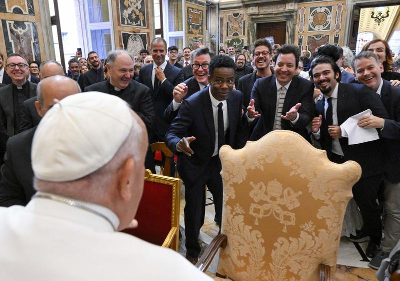 Papa Francisc: „Se poate râde de Dumnezeu”. În ce condiții