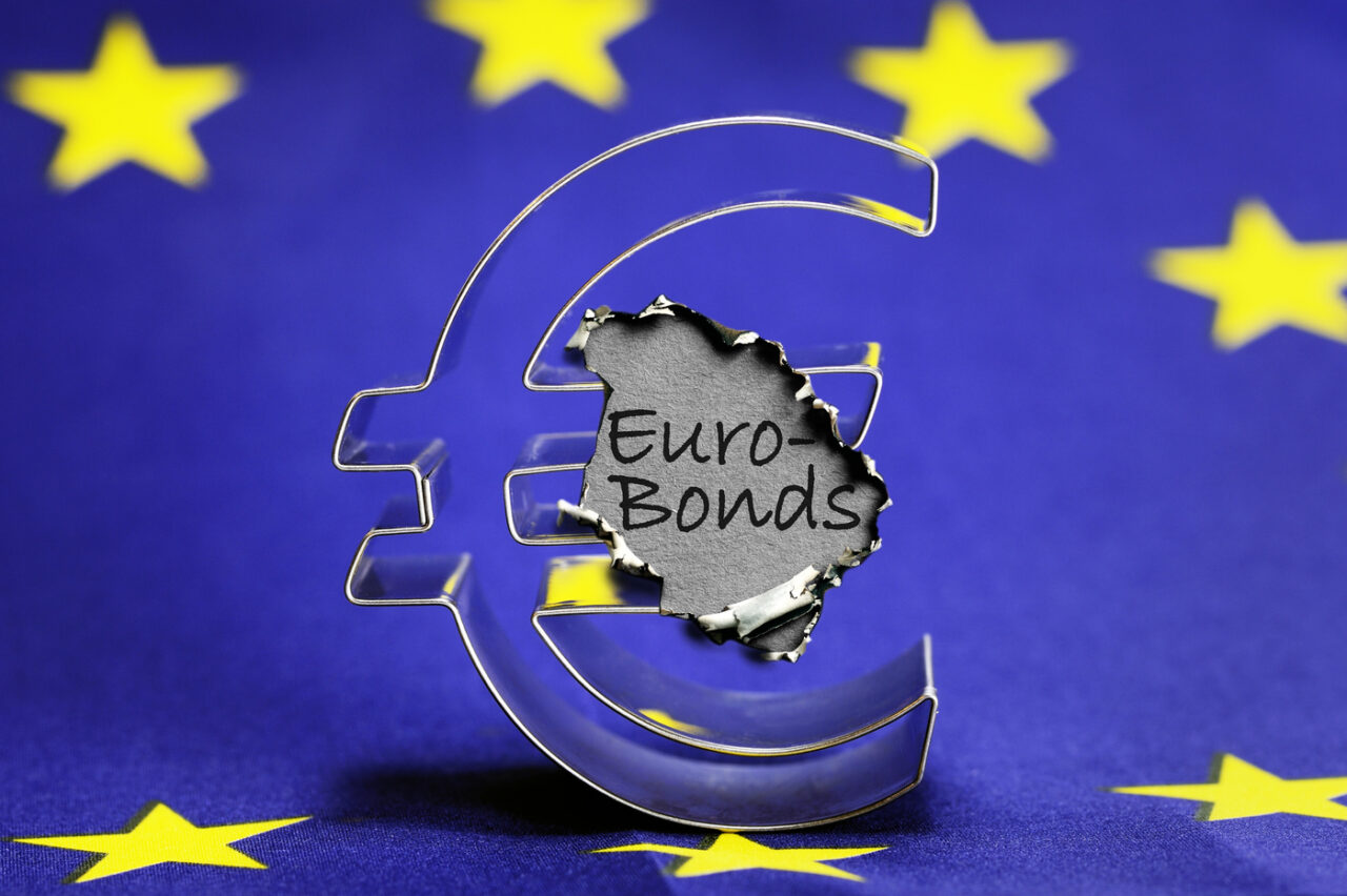Bloomberg: În timp ce MACRON este distras de problemele interne, Germania blochează inițiativa suportării în comun a creditelor pentru apărarea UE