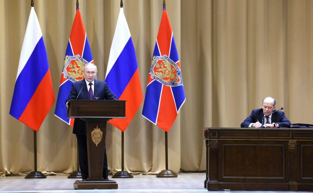 FSB, marele câștigător al RĂZBOIULUI pentru putere din Rusia lui Putin: „Noua «nobilime» a Țarului, dictatura serviciilor de securitate”