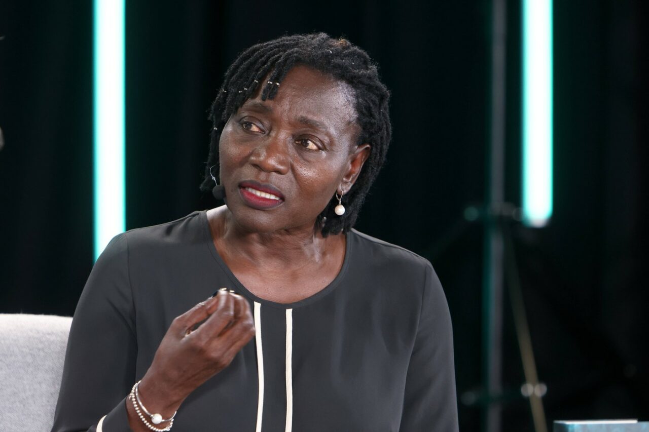 Sora lui Barack Obama, ATACATĂ cu gaze lacrimogene în Kenya, în fața Parlamentului