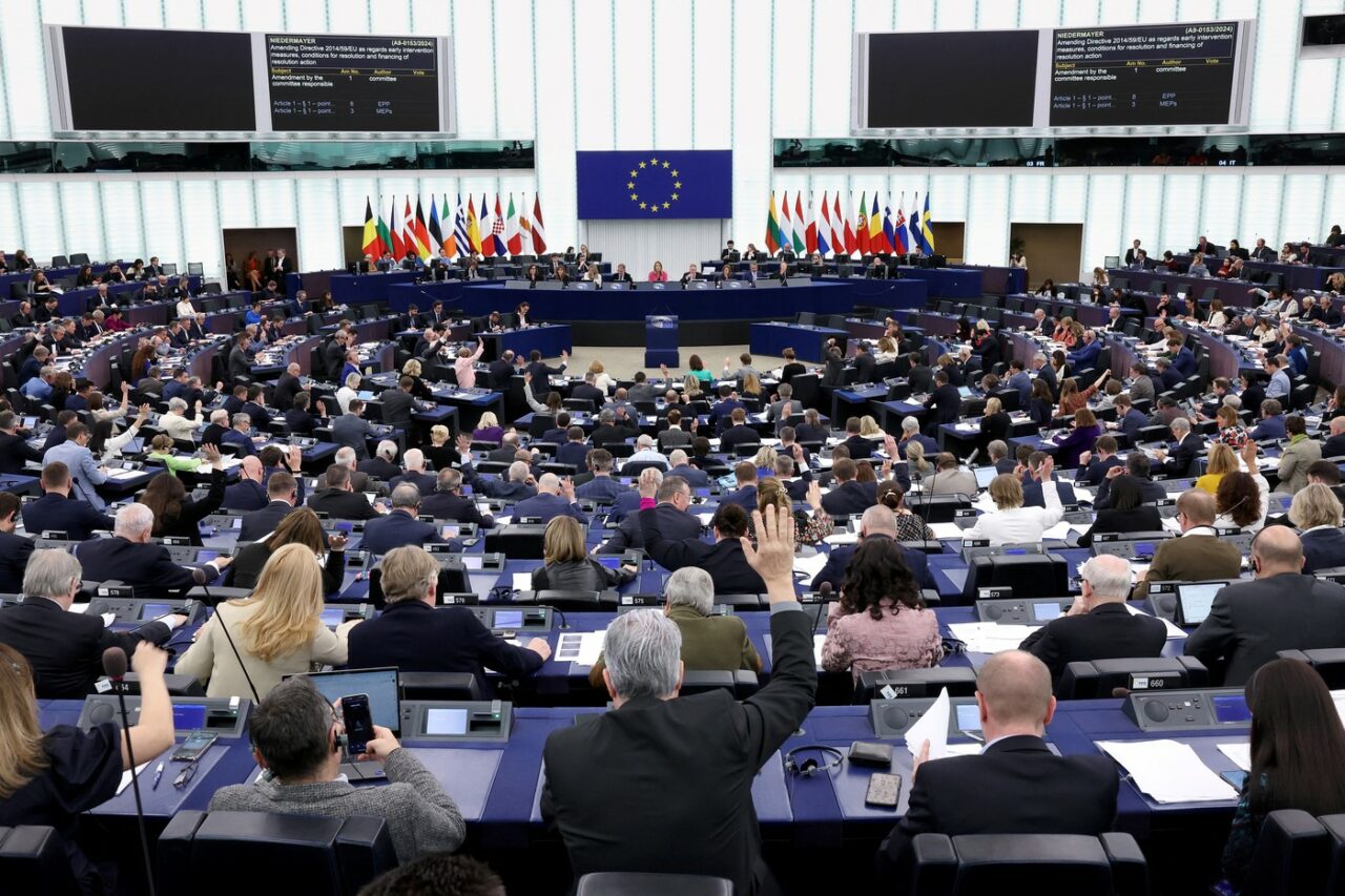 Le Monde: În Parlamentul European, cordonul sanitar împotriva forțelor de extremă-dreapta este tot mai FRAGIL