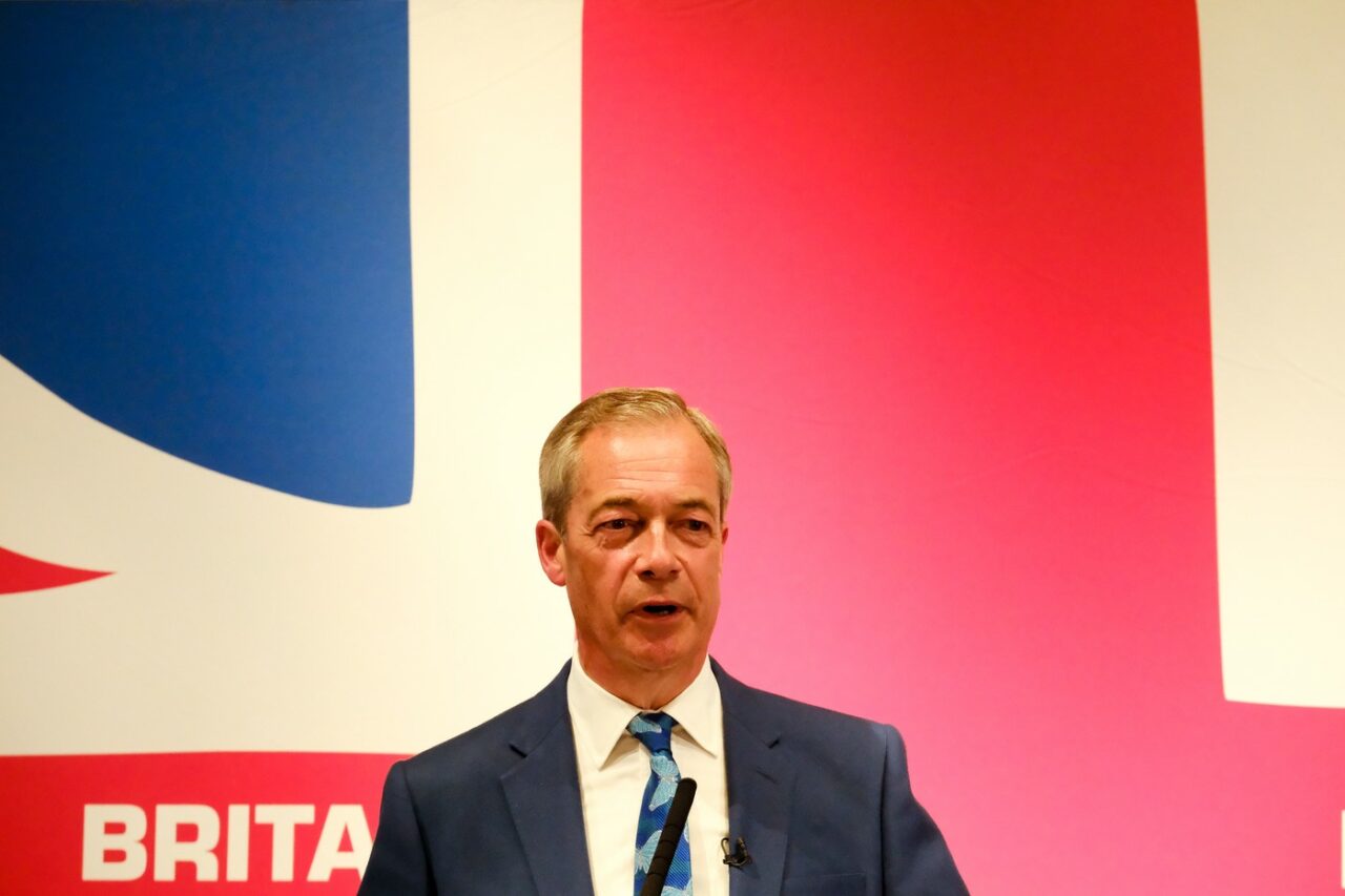 Nigel FARAGE, care a jucat un rol important în producerea Brexit, intră în cursa electorală/ Decizia probabil va afecta Partidul Conservator britanic