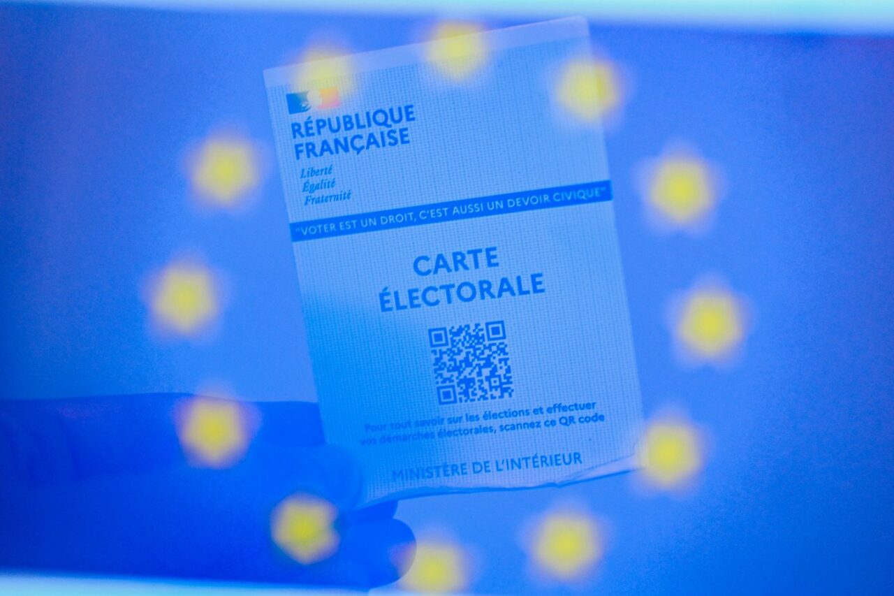 Bloomberg: Forțele de extremă-dreapta avansează în EUROPA /Disputele între grupurile naționaliste le-ar putea limita influența