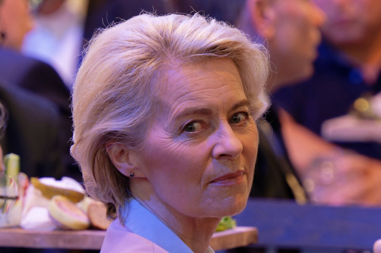 Ursula von der Leyen va primi „feedback” pentru activitatea ei din ultimii 5 ani. 350 milioane de alegători din cele 27 state membre UE merg la vot
