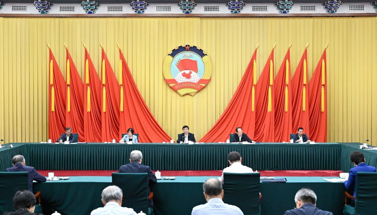 China exclude din partidul unic doi oficiali de rang înalt. Demnitarii au fost repudiați pentru fapte de CORUPȚIE