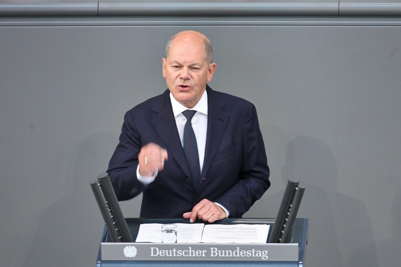 SCHOLZ a oferit clarificări, în Bundestag, despre negocierile pe tema bugetului /Opoziția acuză Guvernul că a generat instabilitate