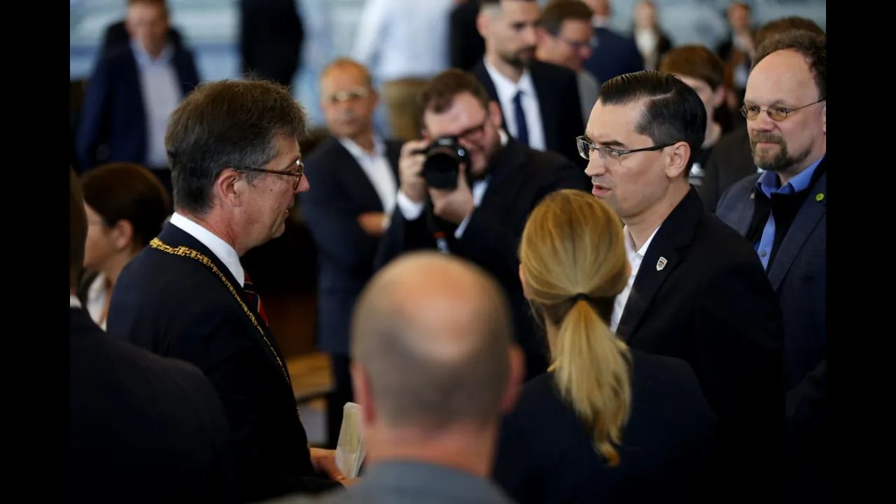 Delegaţia României, invitată de onoare la Primăria Wurzburg. Președintele FRF a semnat în cartea de aur a oraşului. Mesajul înainte de EURO 2024