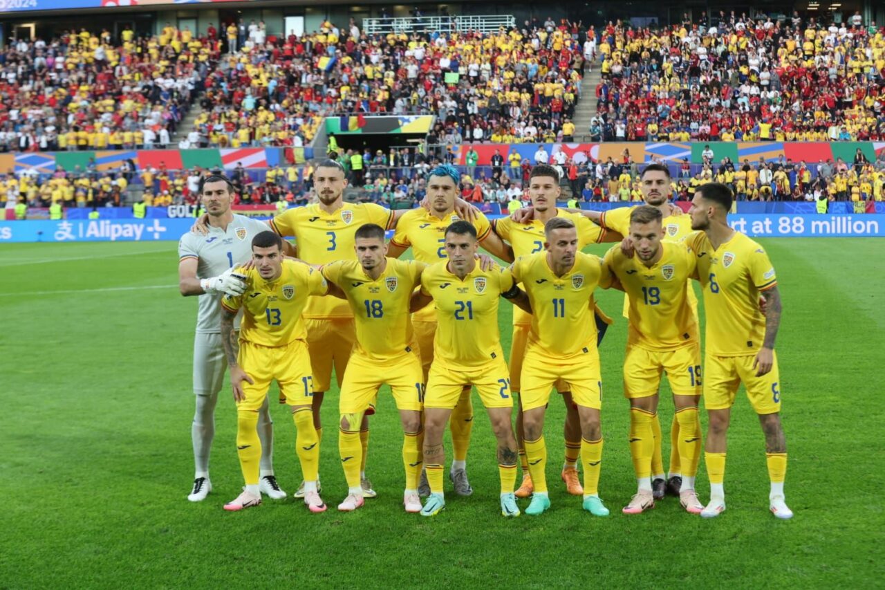 „Generația de suflet” are mâine meci dur cu Slovacia care-i poate decide viitorul la EURO 2024. Fanii s-au înghesuit să-i încurajeze pe jucători
