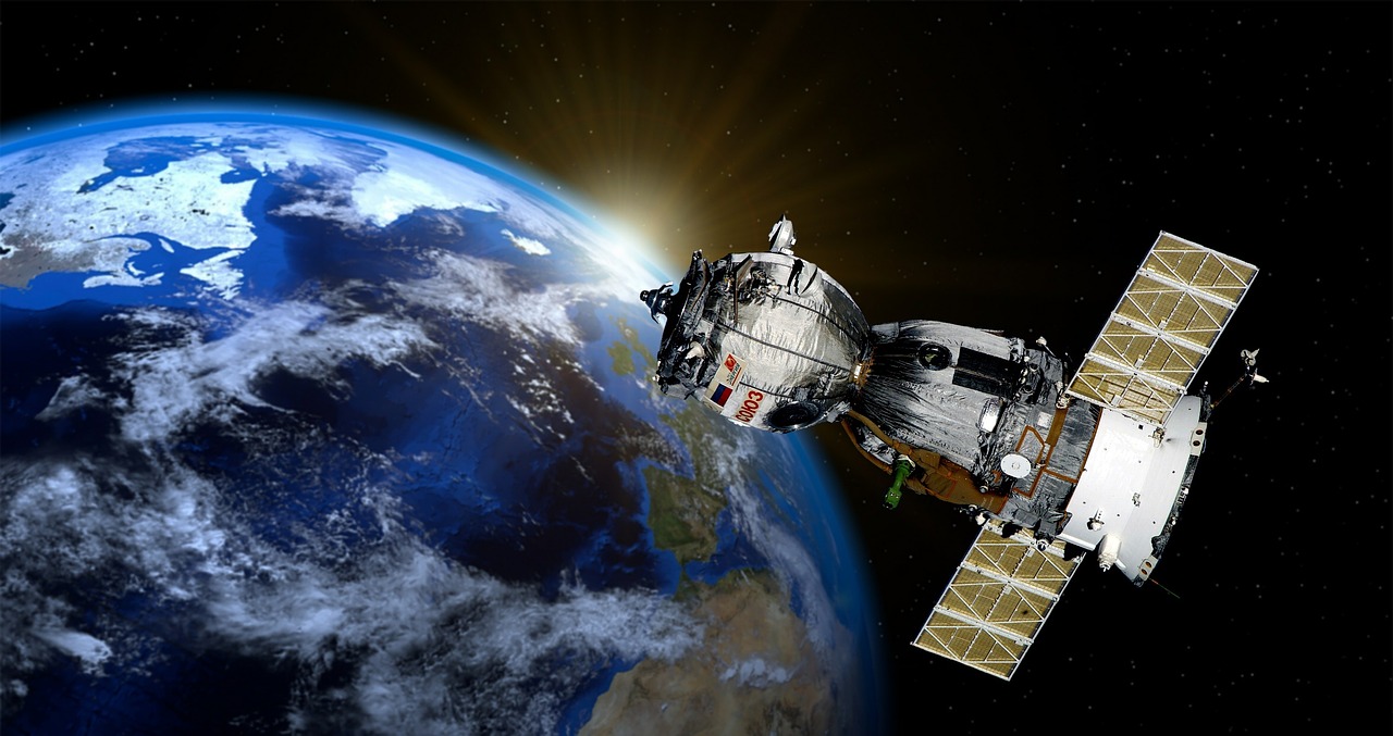 Un satelit rusesc s-a DEZINTEGRAT în peste 100 de bucăți. Astronauții americani de la bordul navei spațiale ISS au reușit să se adăpostească