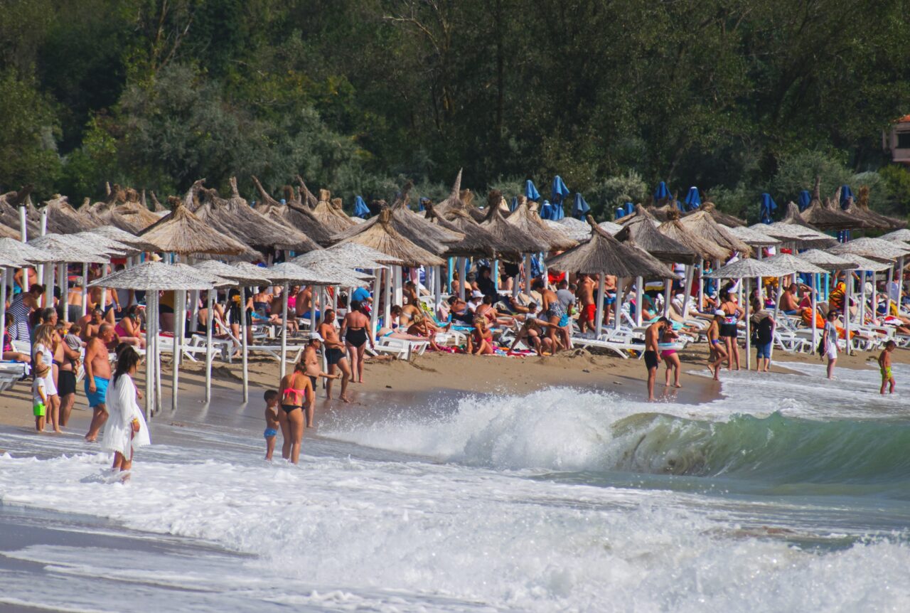 OFERTELE all inclusive, tot mai atrăgătoare pe litoralul românesc. Pe lângă mâncare și băutură la discreție, resorturile oferă și multe distracții
