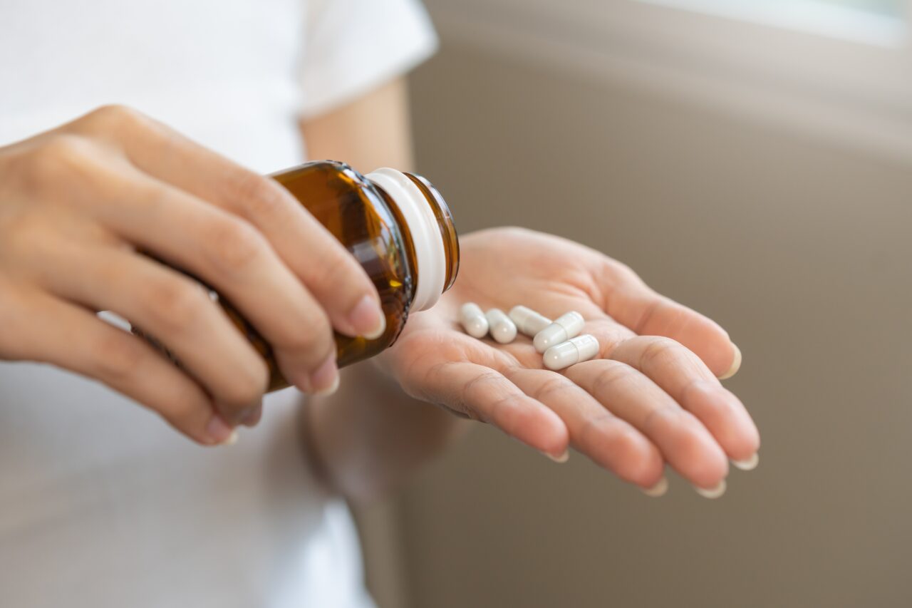 Algocalminul ar putea fi RETRAS de pe piață. Investigație asupra efectelor ADVERSE ale metamizolului, substanța aflată în analgezic