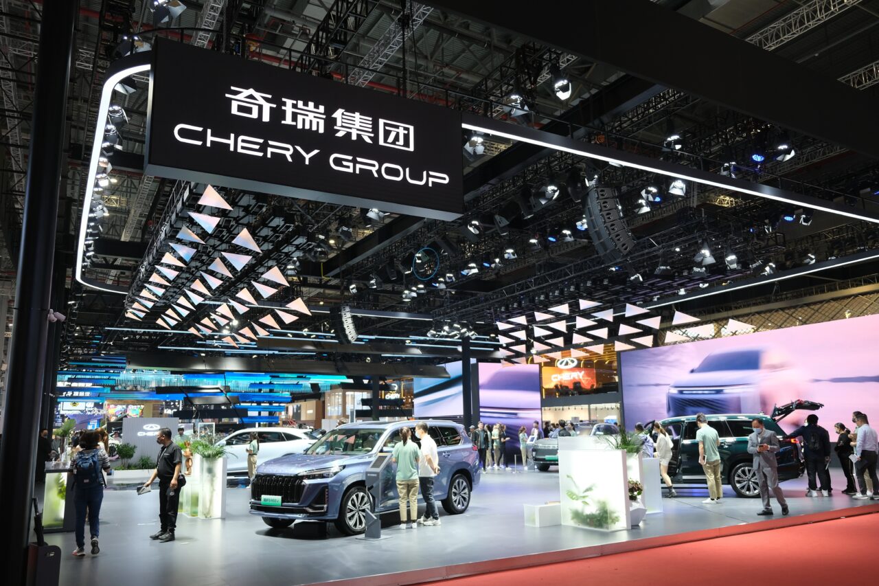 Un gigant chinez din industria AUTO deschide o fabrică în România. Când încep lucrările