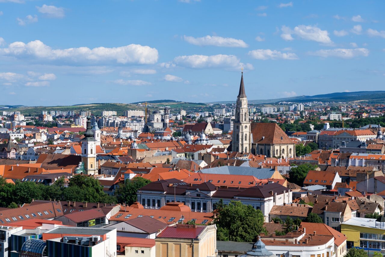 IRONII primite de o femeie din Cluj-Napoca, după ce și-a scos la vânzare apartamentul cu două camere din Piața Mihai Viteazul. Care e prețul cerut