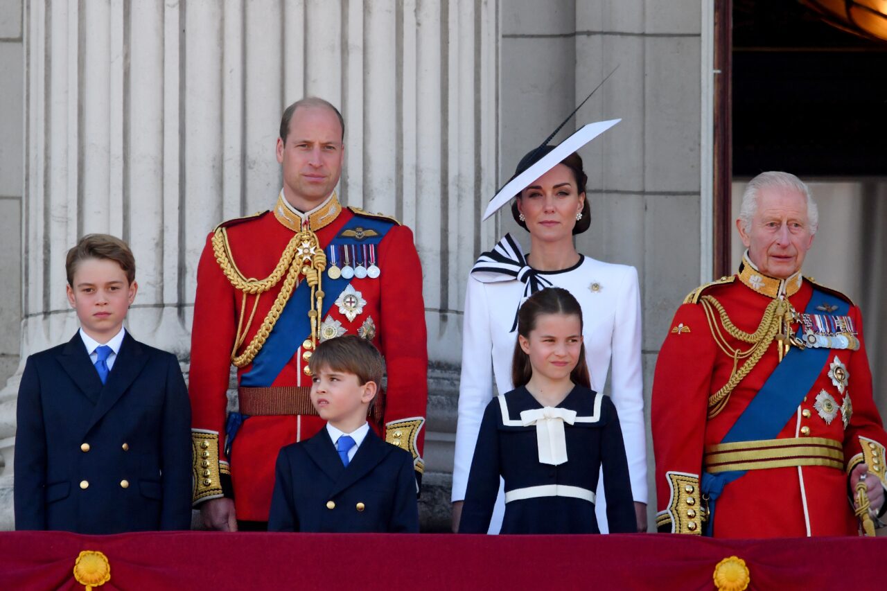 Kate Middleton și-a ascuns urmele lăsate de tratamentul împotriva cancerului? Cum a arătat la prima apariție publică de când a anunțat că este bolnavă