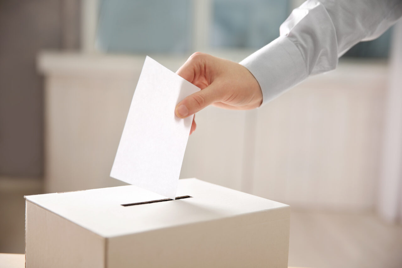 PREMIERĂ. Un milion de tineri VOTEAZĂ pentru prima dată în România. 86% dintre ei cred că VOTUL lor face diferența
