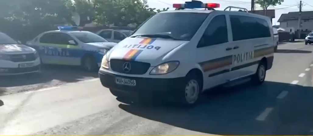ALERTĂ în Călărași. O femeie și un bărbat au fost ARȘI cu acid de baterie. Suspectul e căutat de poliție