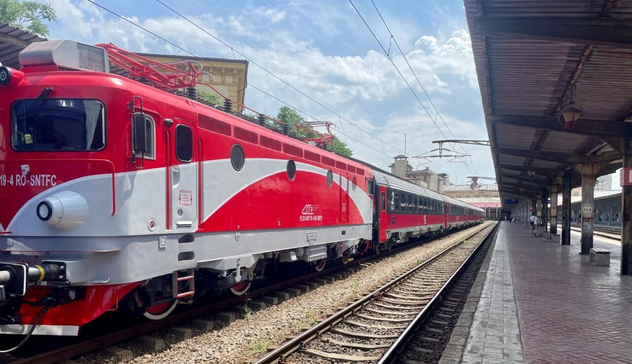 Mecanici de locomotivă și șefi de tren, depistați sub influența ALCOOLULUI. Poliția a făcut sute de controale după accidentul din Gara Basarab