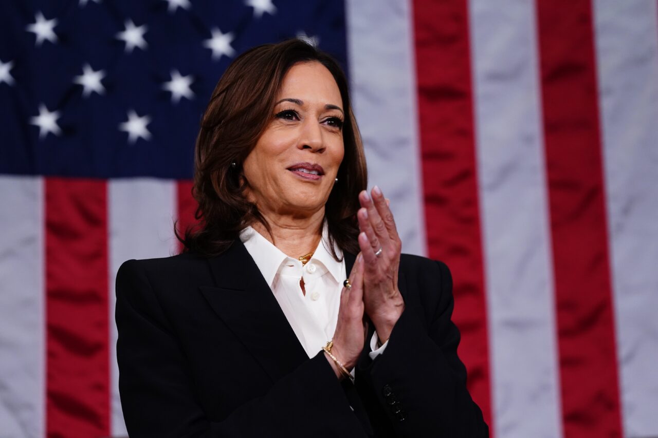 Ce cred americanii despre CANDIDATURA Kamalei Harris / „E pregătită America pentru o FEMEIE de culoare și nu un infractor CONDAMNAT?”