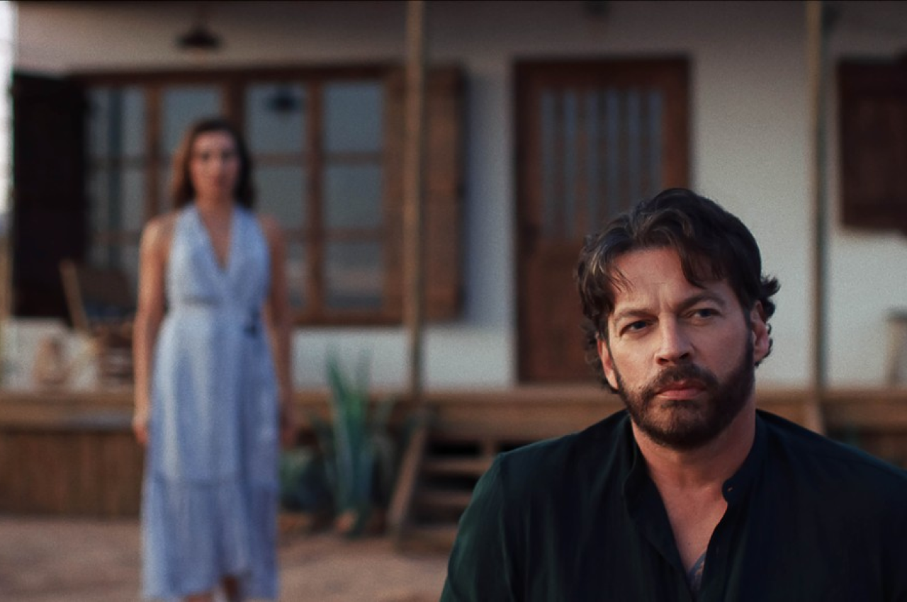 Filmul „fenomen” de pe NETFLIX cu o poveste tumultuoasă în spate care a aucerit topurile cu peste 14 milioane de vizualizări în doar o săptămână