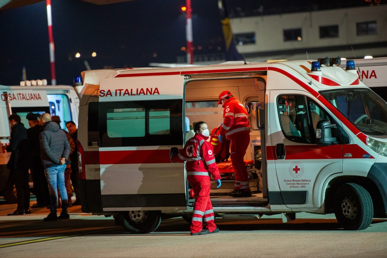 Peste 300 de persoane au ajuns la SPITAL în Italia, într-o destinație preferată de turiști. Care a fost cauza îmbolnăvirii acestora