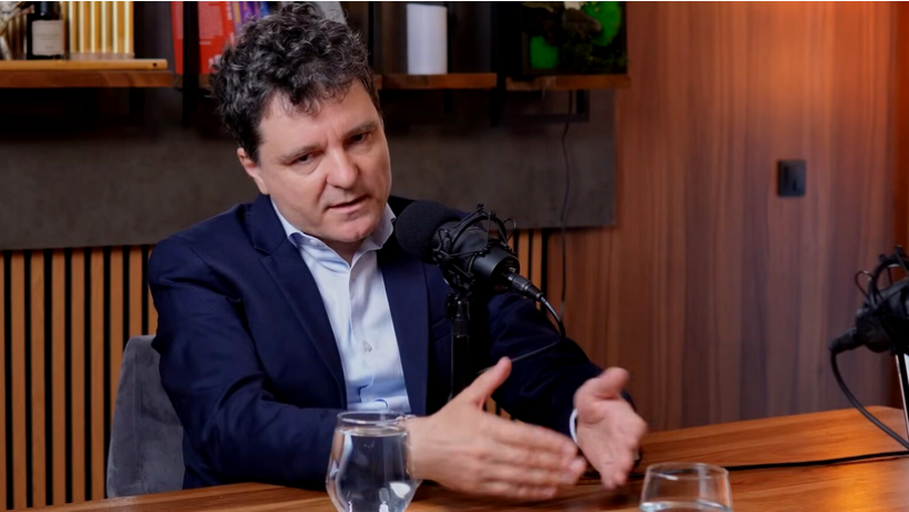 De ce nu răspunde Nicușor Dan la telefon? „La începutul de mandat a fost DIFICIL, acum e mult mai bine”