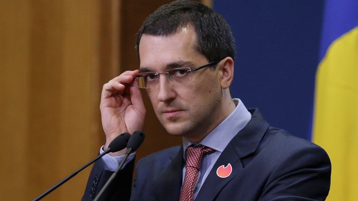 Decizia lui Vlad Voiculescu stârnește un adevărat SCANDAL între USR și PMP: „Cică dacă ești tare în Tinder primești loc în consiliul de administrație”