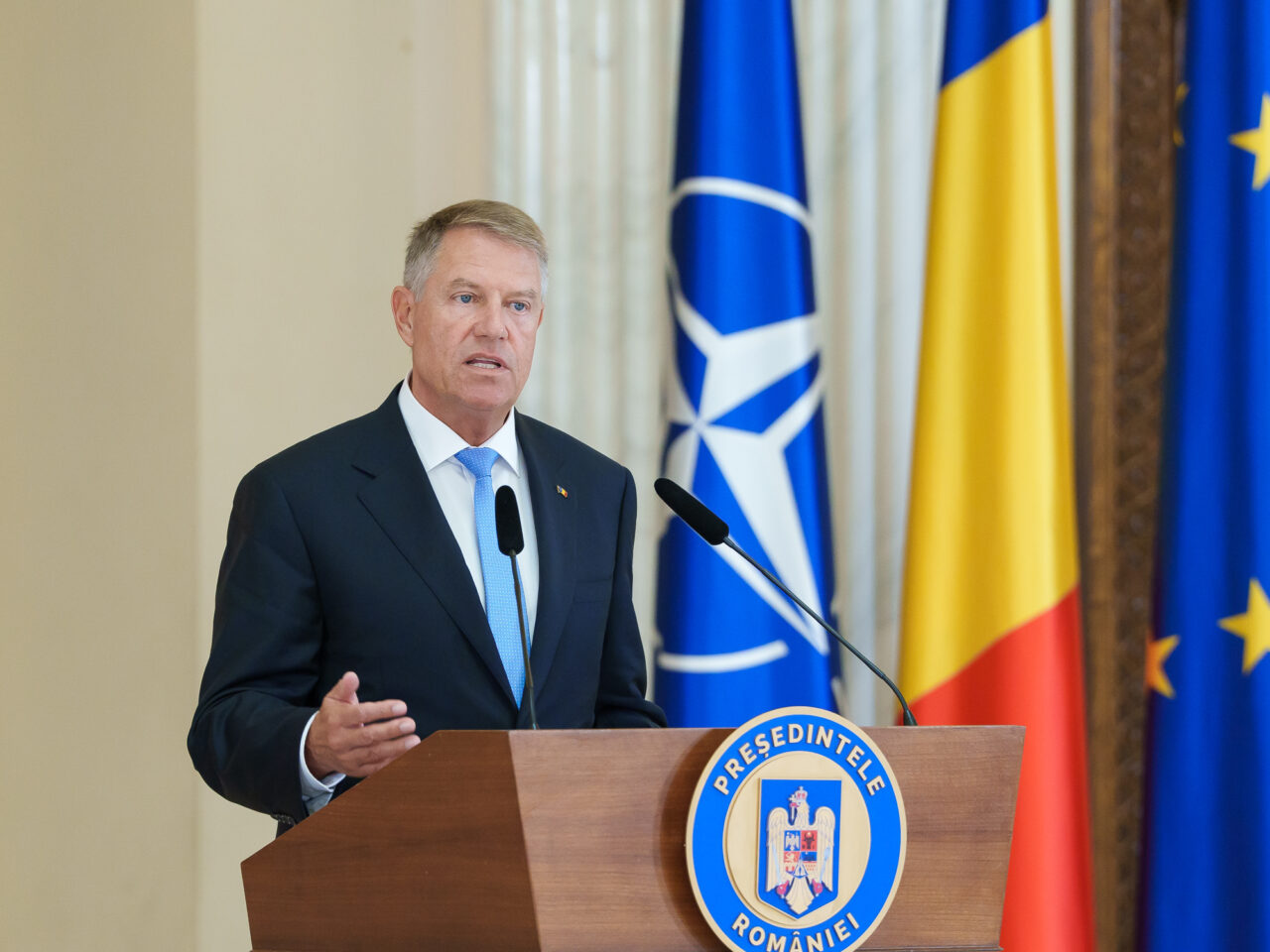 Klaus Iohannis retrimite în Parlament legea care prevede obligația de stocare a energiei produse din resurse regenerabile. Declarația președintelui