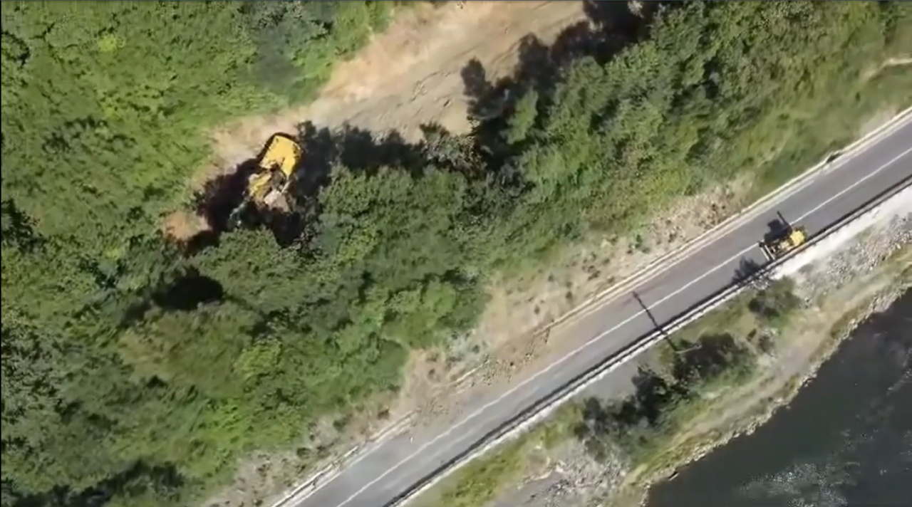 Imagini din DRONĂ de pe Valea Oltului, la trei zile de la începerea lucrărilor de defrișare