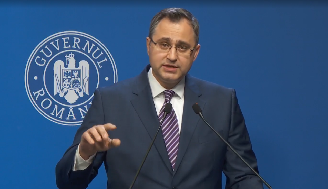 Mihai Constantin: Prin REORGANIZAREA ministerelor au fost desfiinţate 455 de posturi de execuţie şi 236 de posturi de conducere