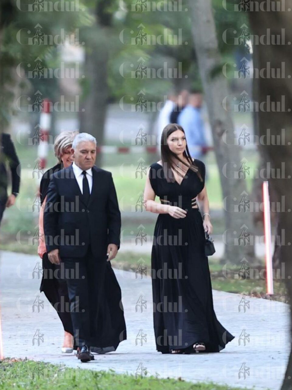 Simona Halep, ținută SPECTACULOASĂ la nunta lui Ianis Hagi. Mesajul emoționant pentru miri: Le doresc casă de piatră şi multă fericire!