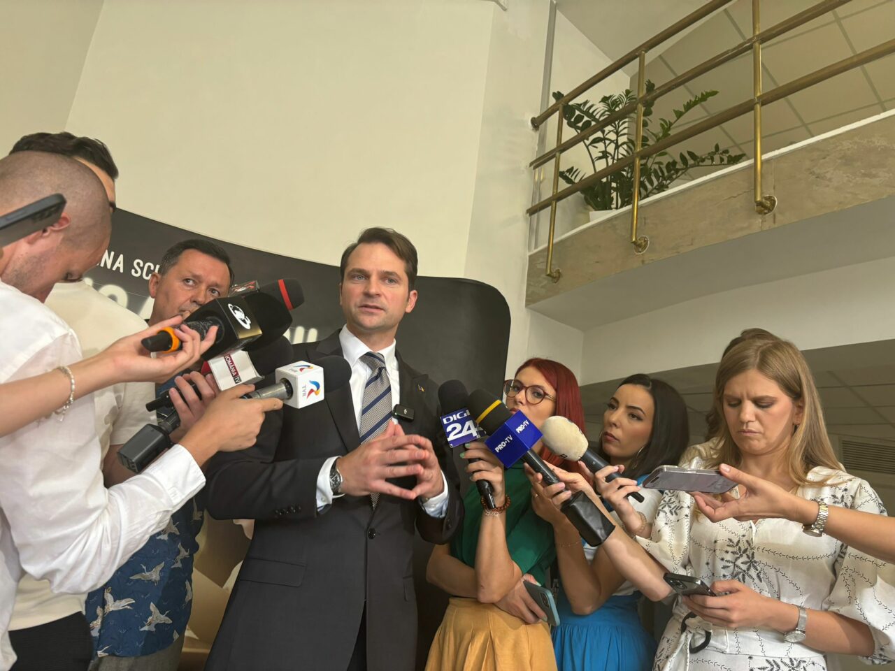 Ministrul Burduja, măsuri pentru creșterea producției. „La Paroșeni, au folosit inclusiv munca manuală de încărcare a cărbunelui în termocentrală”