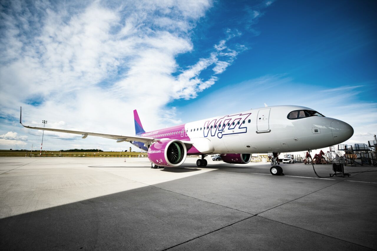 Mai mulți clienți ai Wizz Air au primit un e-mail în care au fost informați că următorul lor zbor este ÎNTÂRZIAT. Avertismentul operatorului aerian