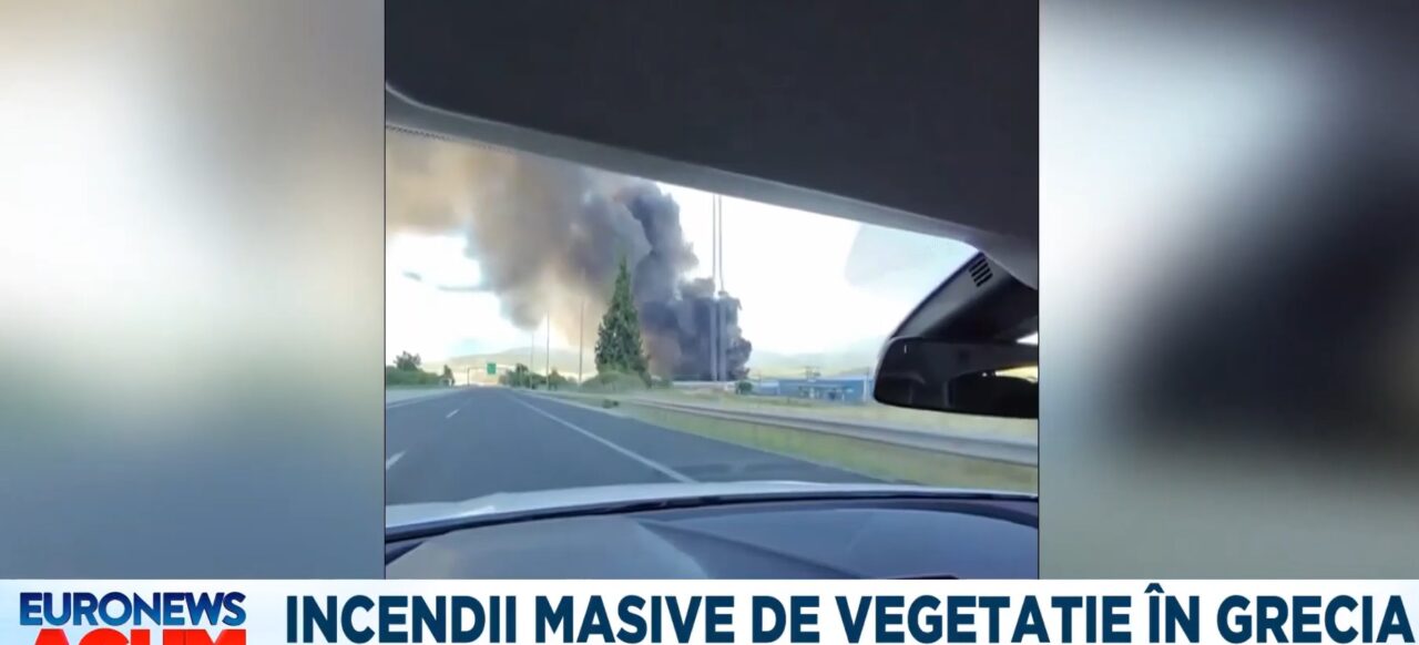 Incendii MASIVE de vegetație în Grecia. Pompierii încearcă să țină flăcările sub control, iar oamenii sunt sfătuiți să plece