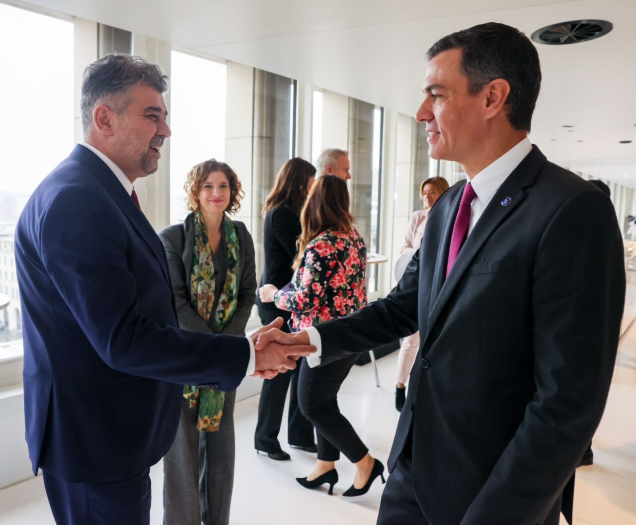 Premierul spaniol Pedro Sanchez, PRIMIT de Marcel Ciolacu la București. Se va semna documentul privind dubla cetățenie a românilor din Spania