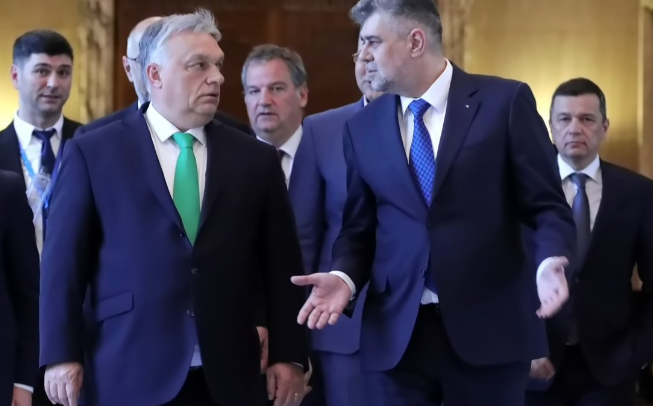 Premierul Marcel Ciolacu, mic dejun informal cu premierul maghiar /Viktor Orban, primit la Tușnad cu o șapcă de husar