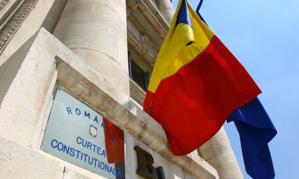 Legea ce permite firmelor, în pericol de INSOLVENȚĂ, prelungirea perioadei de restructurare cu până la 5 ani, analizată de Curtea Constituțională
