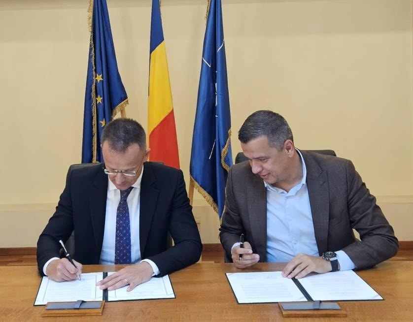 Se restabilește legătura feroviară Timișoara-SZEGED/Ministrul Sorin GRINDEANU a semnat azi documentul