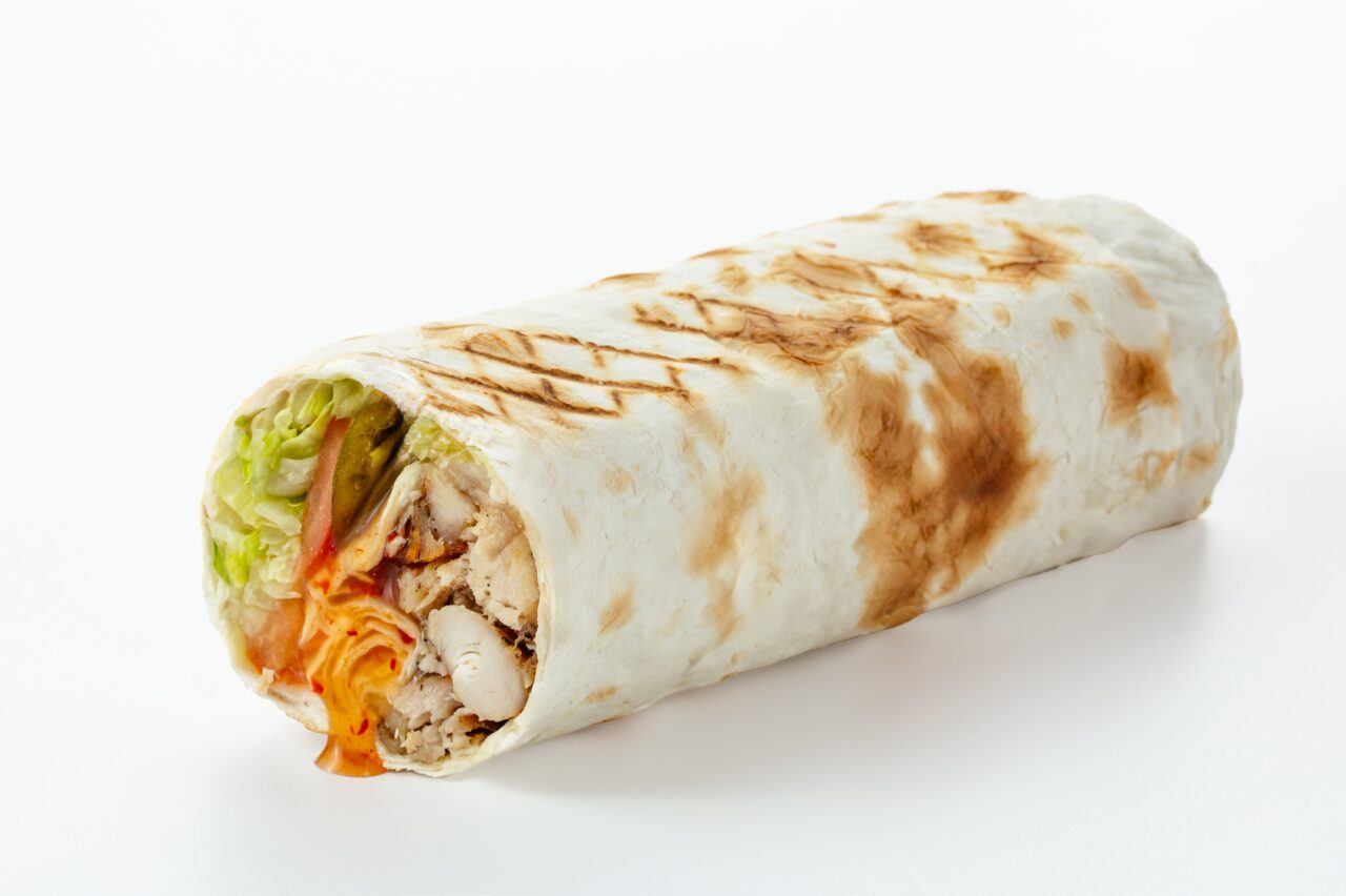 RĂZBOIUL KEBABULUI. Turcii cer să se respecte rețeta otomană din secolul 17, dar germanii vând doner kebab vegetarian și chiar variante cu ciocolată