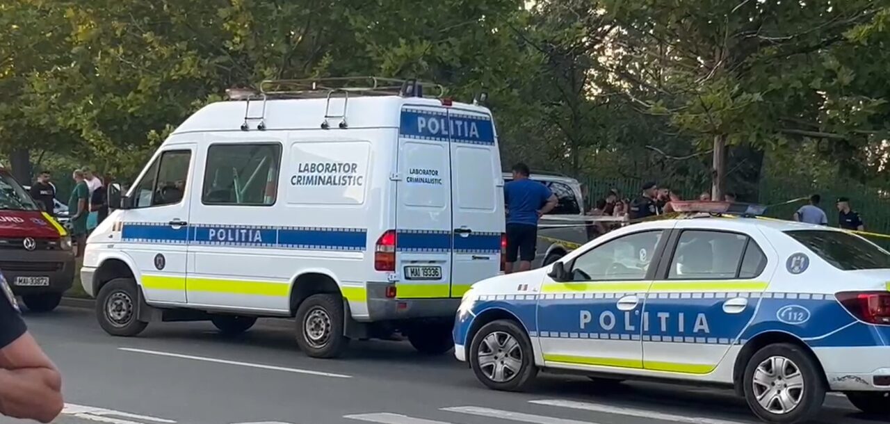 Accident MORTAL în Capitală. Un copil de 9 ani a murit, altul de 7 ani e rănit, după ce au fost loviți de o maşină. Șpferul are 16 ani!