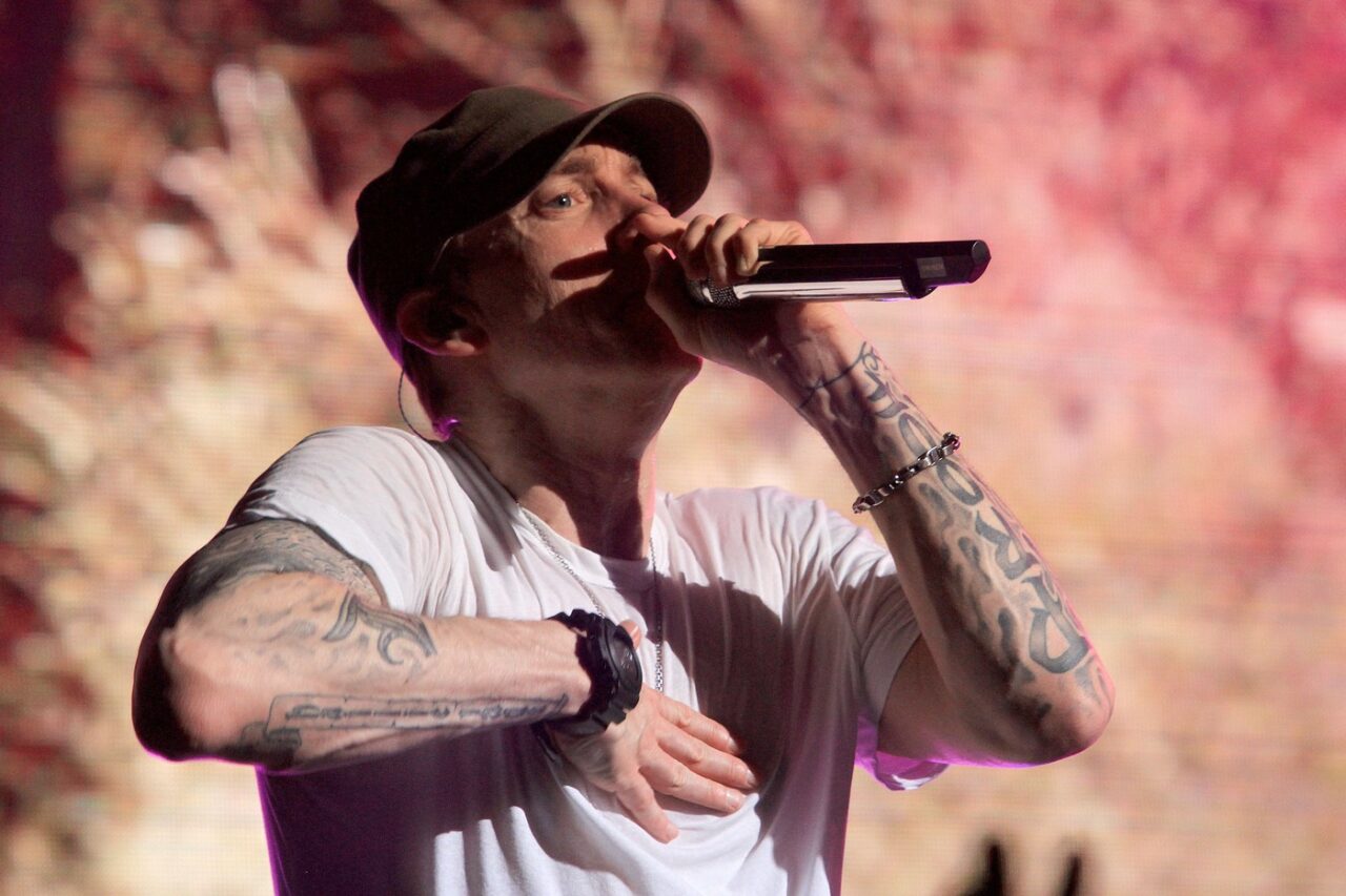 EMINEM, legenda muzicii Rap anunță data lansării albumului „The Death of Slim Shady”. Piesa „Houdini”, un succes la nivel mondial