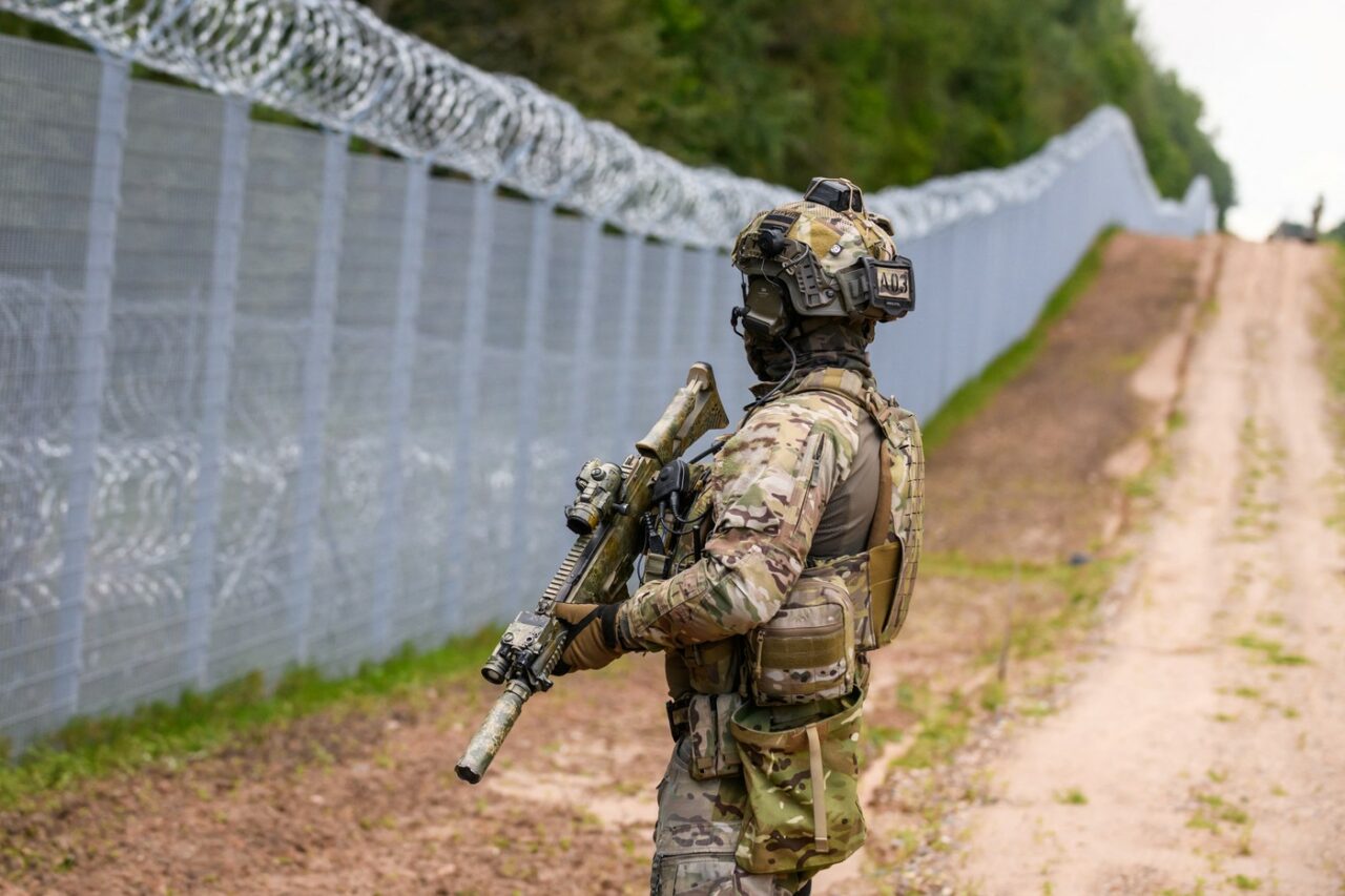 Belarus INVADEAZĂ Letonia cu migranți ilegali. Autoritățile de frontieră letone sunt în alertă