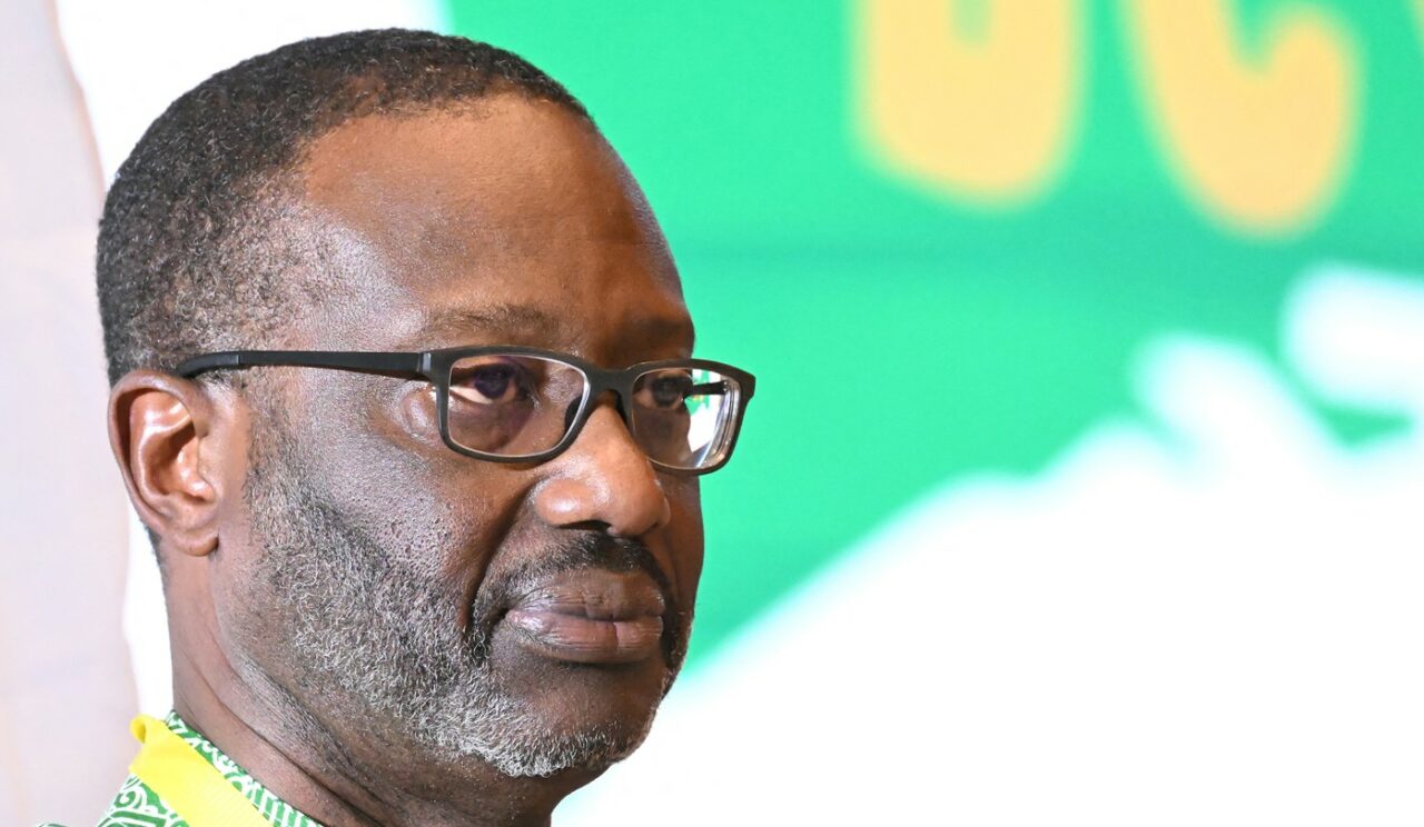 Tidjane Thiam, ex-CEO Credit Suisse, își acuză fosta menajeră româncă de ȘANTAJ. Ce sumă i-ar fi cerut femeia pentru a nu-l reclama la sindicate
