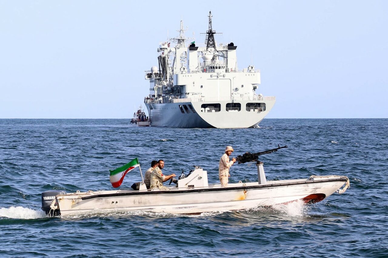 Rusia și Iran desfășoară EXERCIȚII navale comune în Marea Caspică. Teheranul şi Moscova şi-au reafirmat PARTENERIATUL strategic