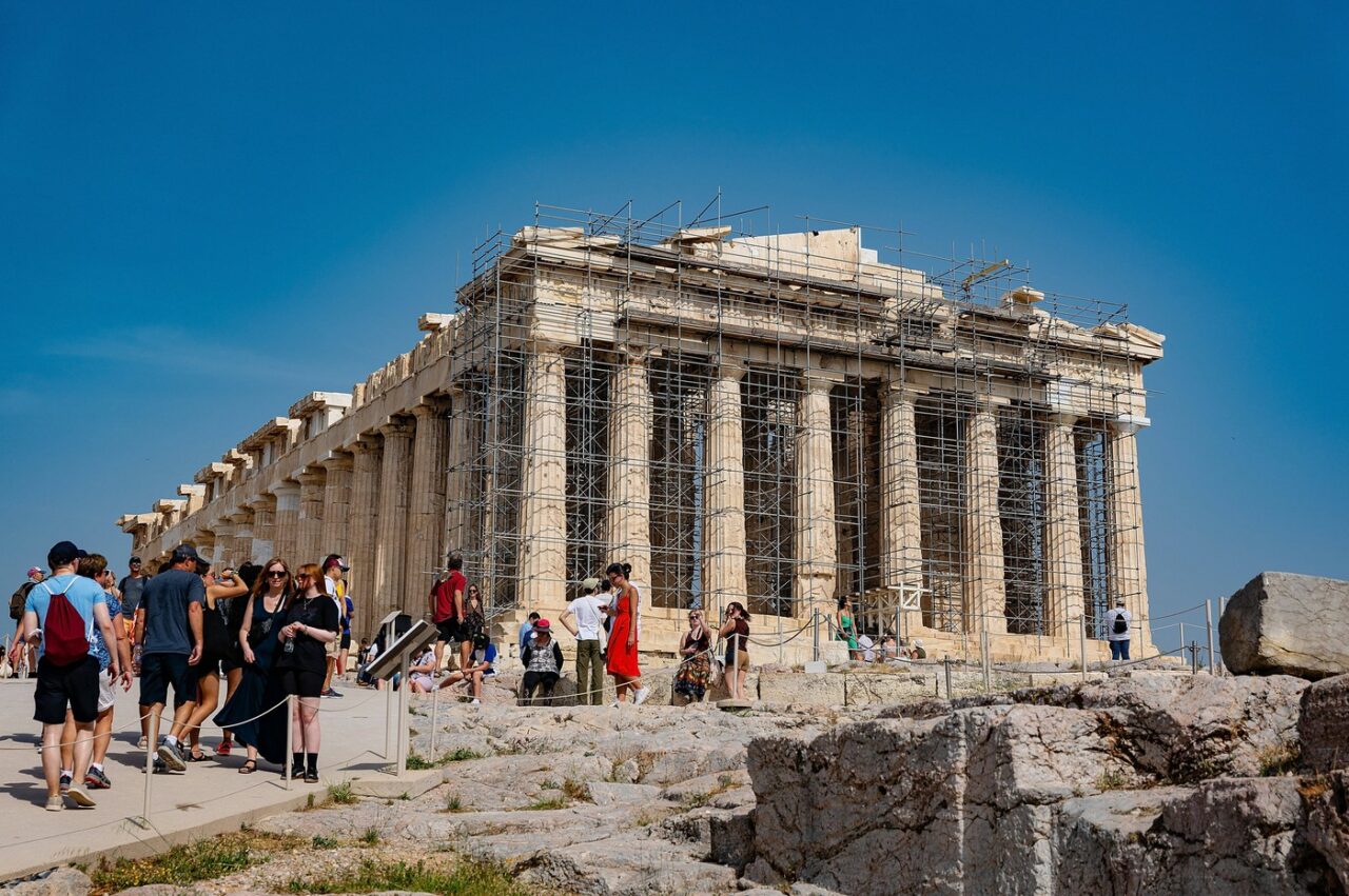 GRECIA lansează un sistem de „vize private” pentru turiștii care sunt dispuși să plătească 5.000 de euro. Ce atracții turistice istorice pot vizita?