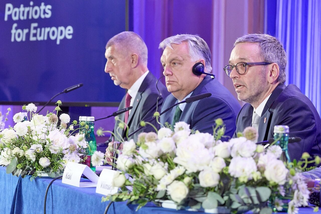 Fidesz nu rămâne neafiliat în Parlamentul European. ORBAN formează un nou grup parlamentar alături de partide din Austria și Cehia